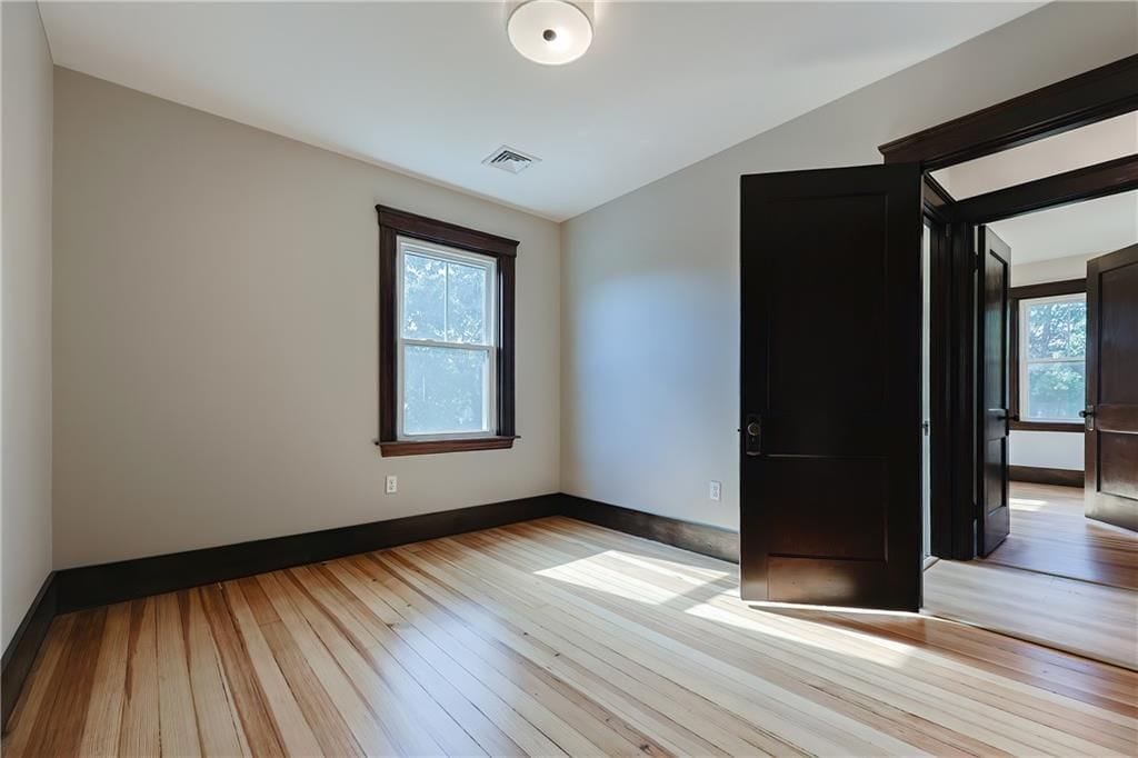 Building Photo - 65 Burton St