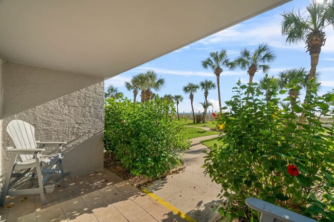 Building Photo - 8743 Thomas Dr