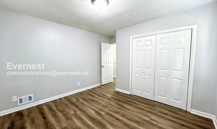 Building Photo - 2507 Dawn Dr