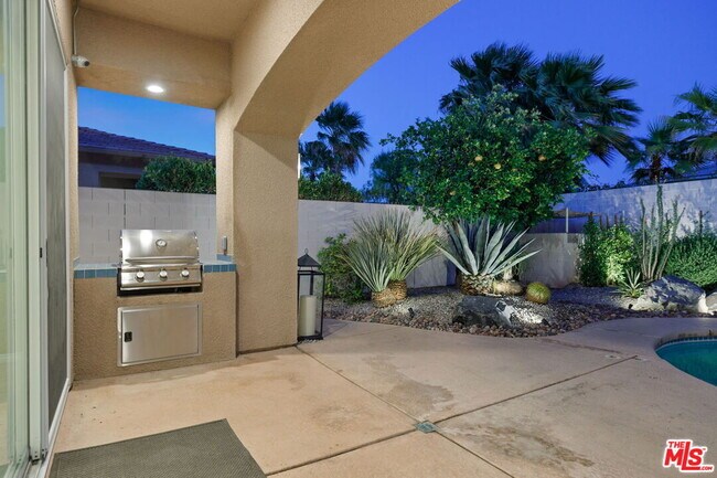 Building Photo - 4 Cartier Ct