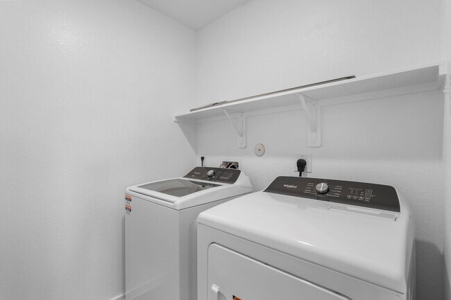 Building Photo - 24505 Red Hawthorn Trce