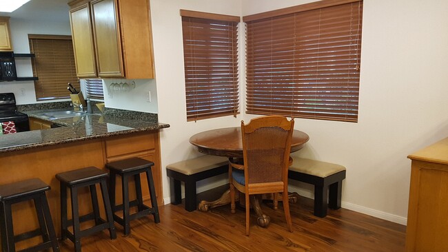 Dining Area - 31909 Del Cielo Este