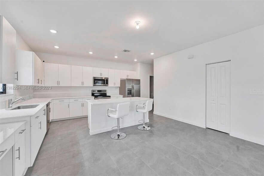 Building Photo - 11904 SW 240th St