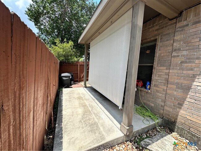 Building Photo - 362 E Faust St