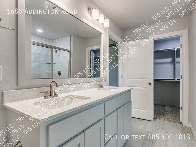 Building Photo - 1680 Addington Rd