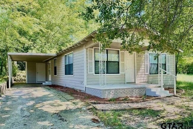 Primary Photo - 2515 N Tenneha Ave