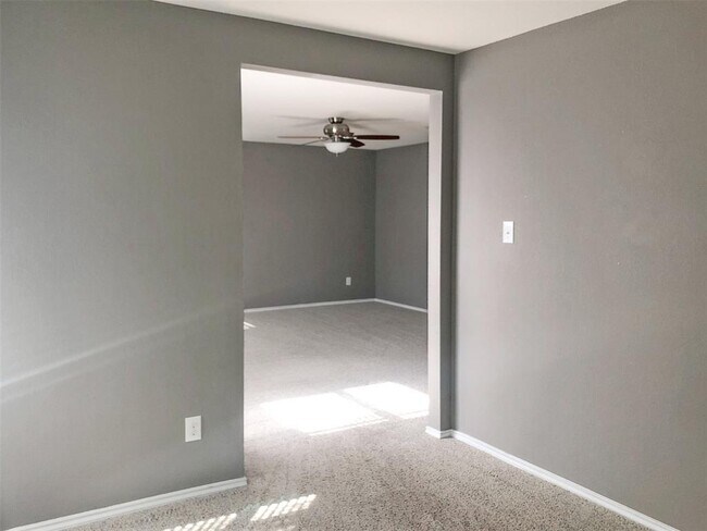 Building Photo - 1649 Bovina Dr