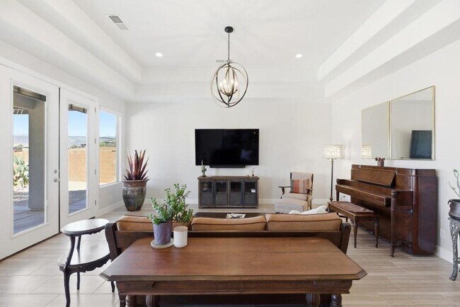 Building Photo - Brio Beauty! 3 Bedroom Home with View and RV Parking!