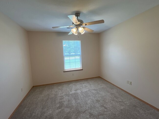 Building Photo - 137 Bailey Cir