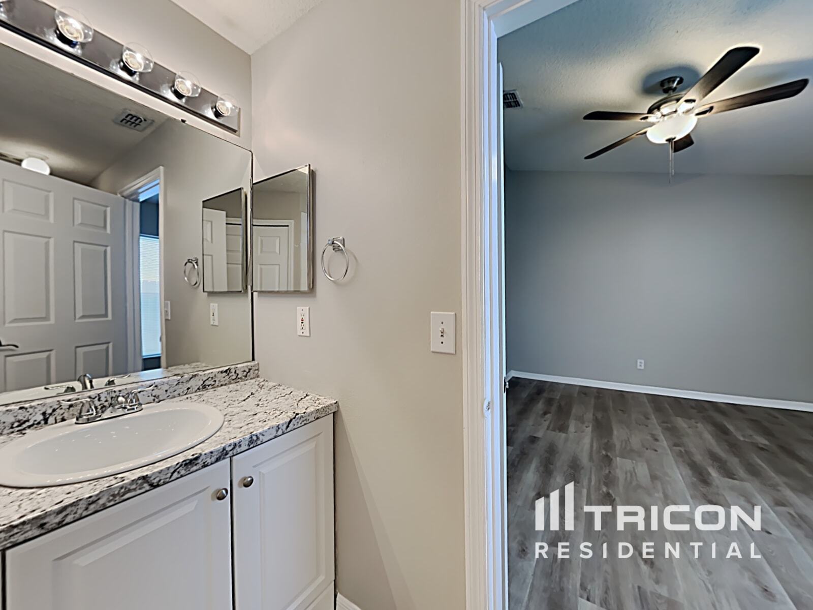 Building Photo - 8704 Persea Ct