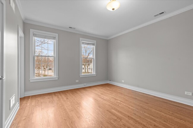 Building Photo - 1334 Wilmette Ave