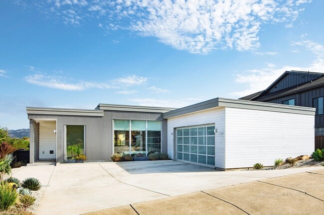 Primary Photo - 3813 Sedgemoore Dr