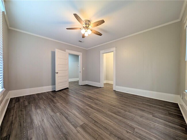 Building Photo - 1716 Thompson Ave