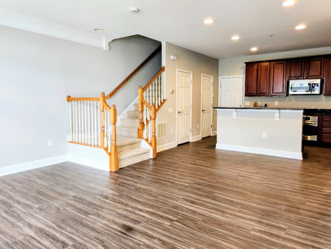 Building Photo - 2267 Oberlin Dr