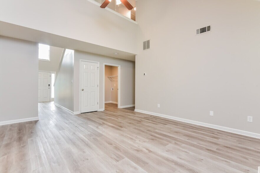 Building Photo - 2925 Winding Grove Dr