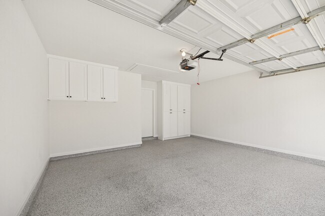 Building Photo - 2806 Crescent Star Rd