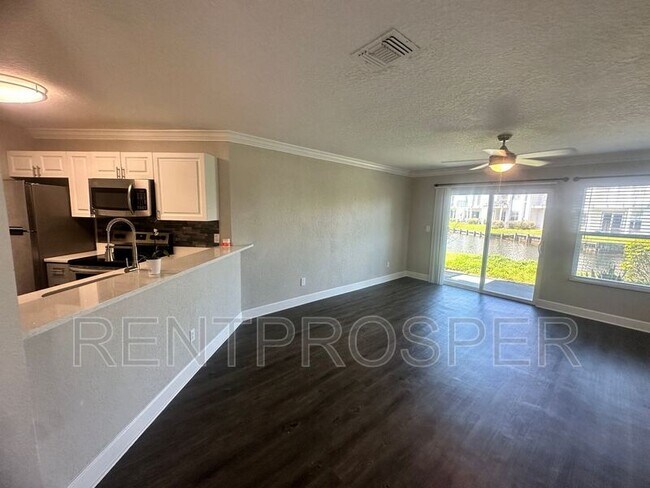 Building Photo - 2568 Woodgate Blvd