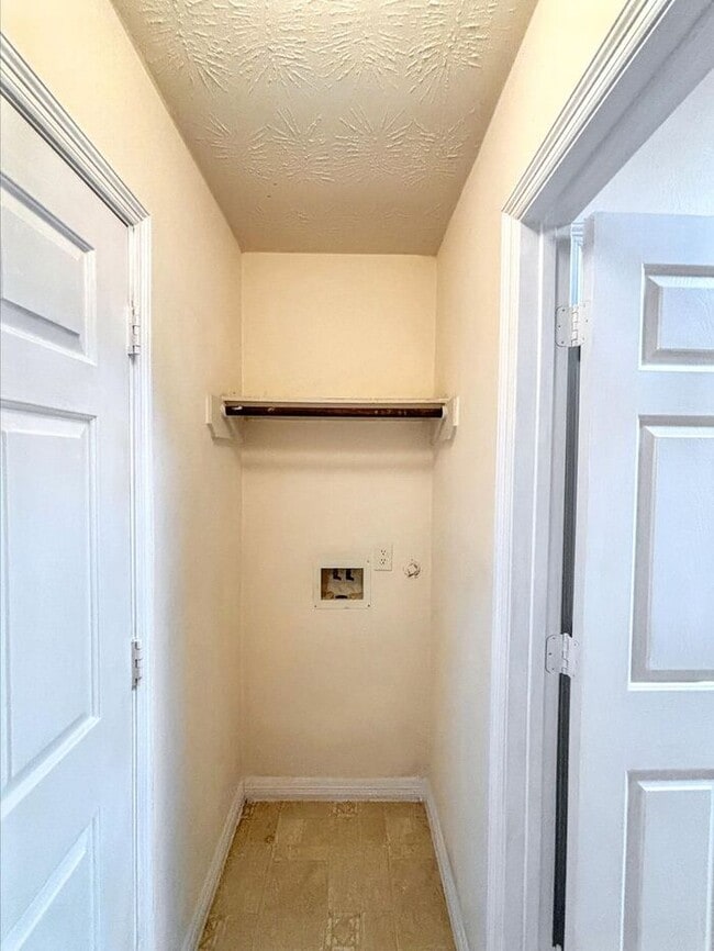 Building Photo - 4710 Kiowa Cir