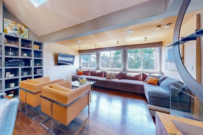 Building Photo - 38 Worcester St