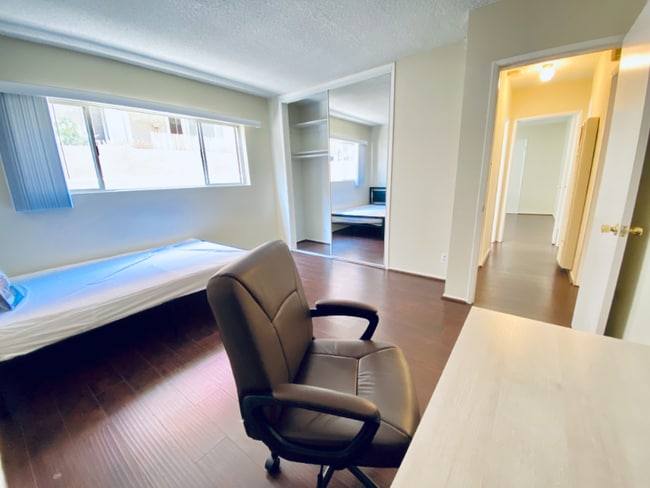 Building Photo - 1440 Centinela Ave