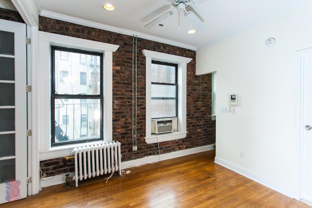 Building Photo - 432 E 13th St