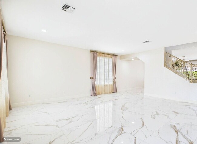 Building Photo - Luxury Awaits with Designer Details