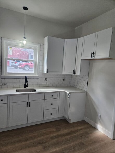 Building Photo - 533 Sumner Ct