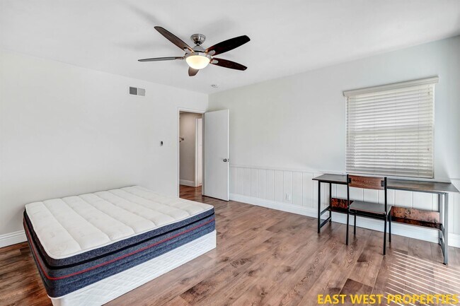 Building Photo - 522 Leda Ln