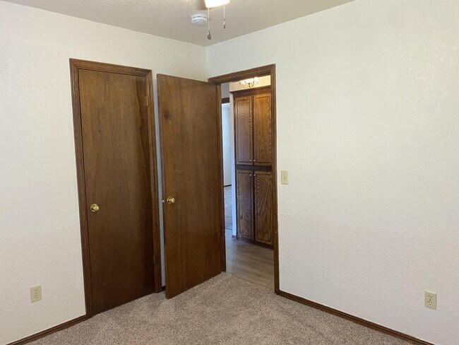 Building Photo - 1121 SW 100th Terrace