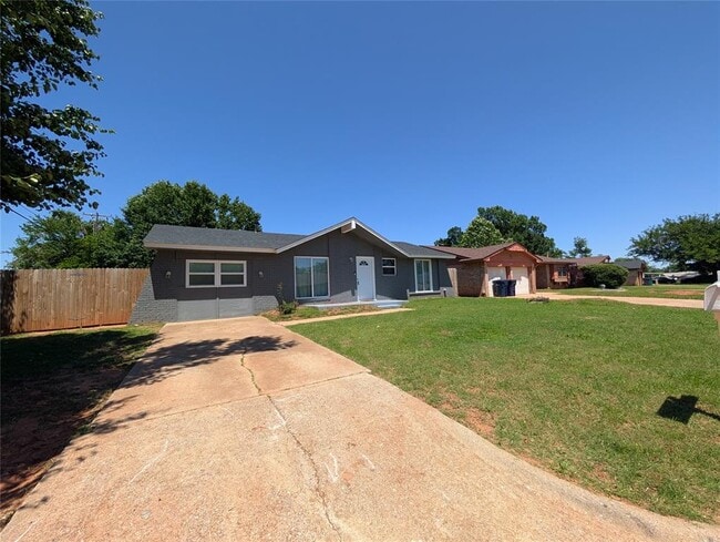 Building Photo - 2701 SE 46th St