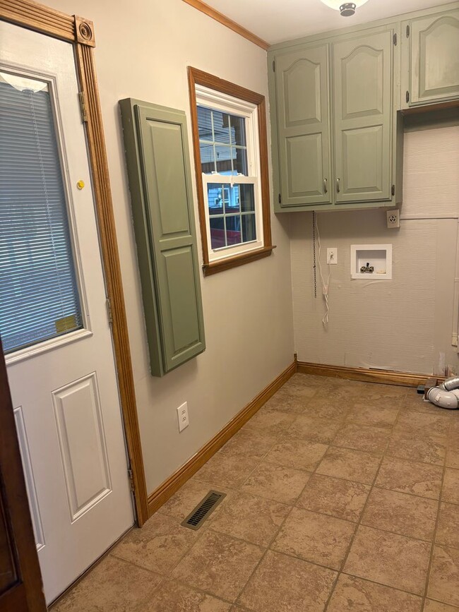 Building Photo - Charming Home Near Lakewood Golf & Country Club in Tullahoma...