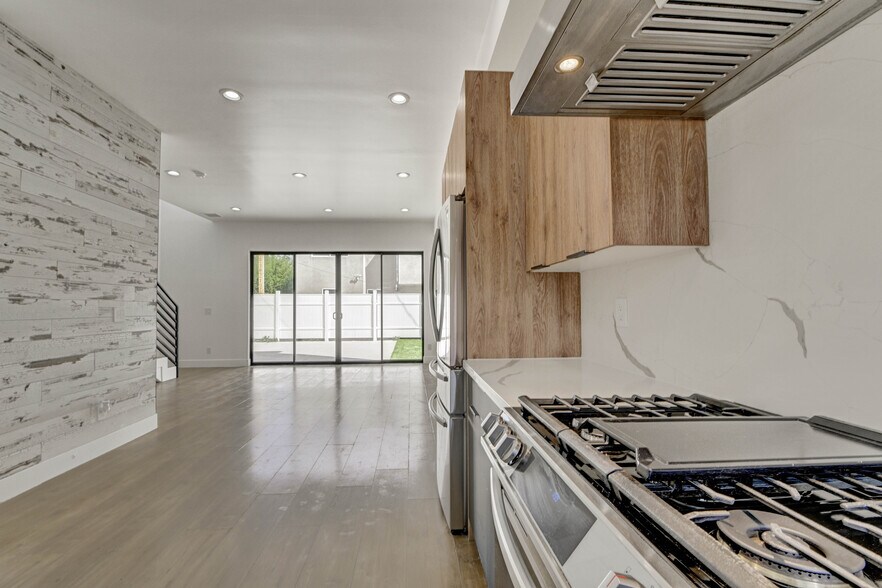 Building Photo - 19033 Bassett St