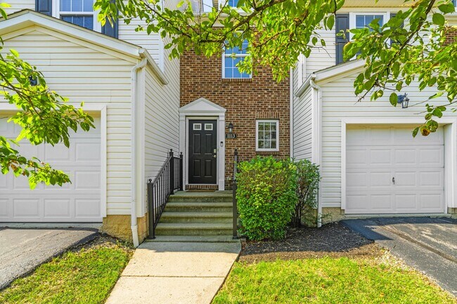 Building Photo - 1113 Green Knoll Dr