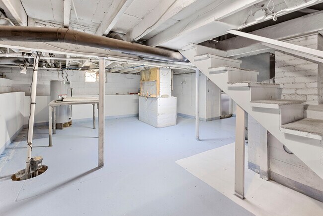 Building Photo - 77 Luka Rd