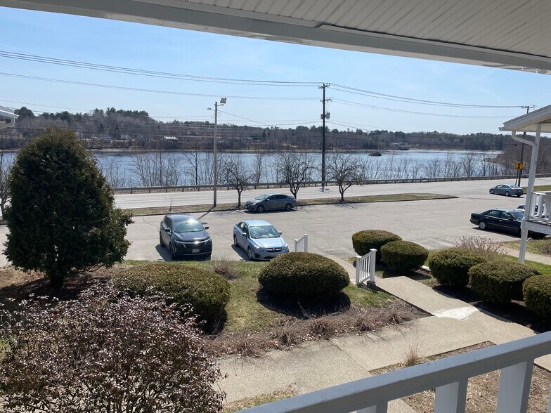 Building Photo - 844 State St