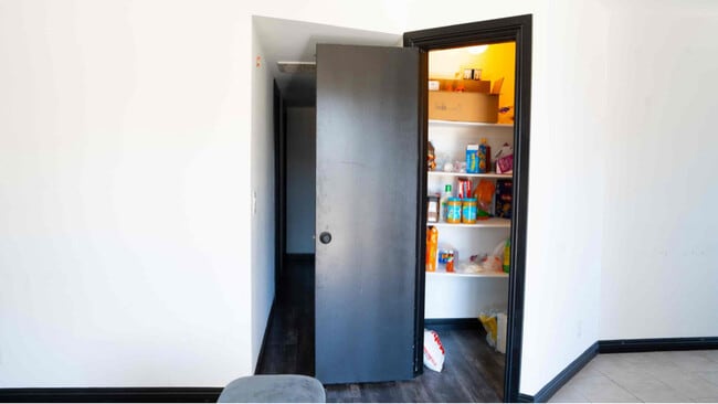 Building Photo - 837 Sunrise Ct