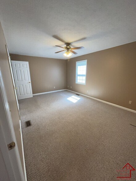 Building Photo - 185 Woodlee Ct