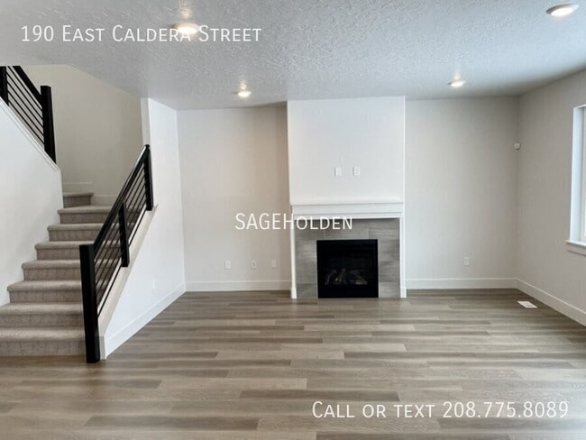 Building Photo - 190 E Caldera St