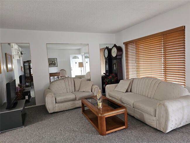 Building Photo - 2331 Finlandia Ln