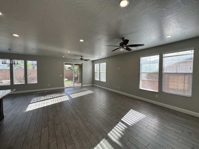 Building Photo - 3292 E 2890 S