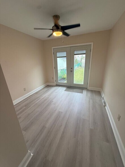 Building Photo - 525 Lee Rd