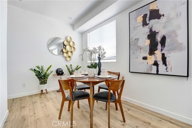 Building Photo - 11950 Vanowen St