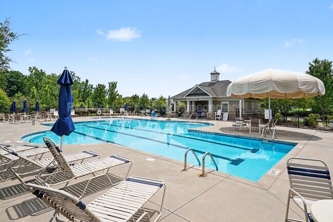 Building Photo - 655 Brookhaven Dr