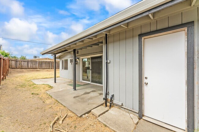 Building Photo - 6429 Stoneman Dr