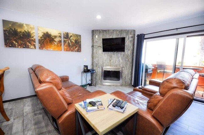 Building Photo - 731 Seacoast Dr