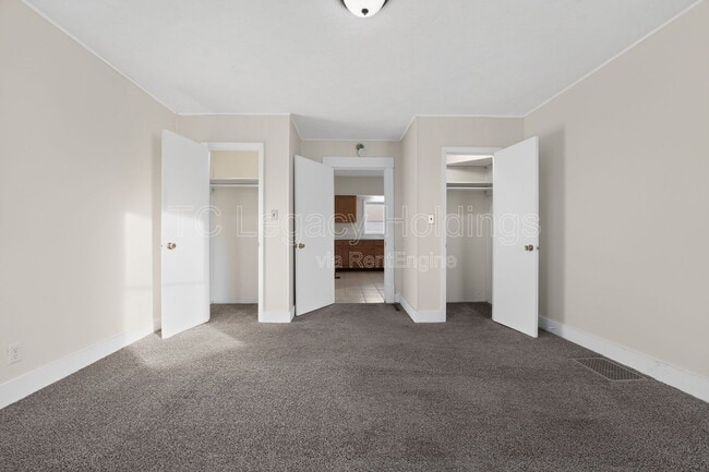 Building Photo - 388 Broaddus Ave