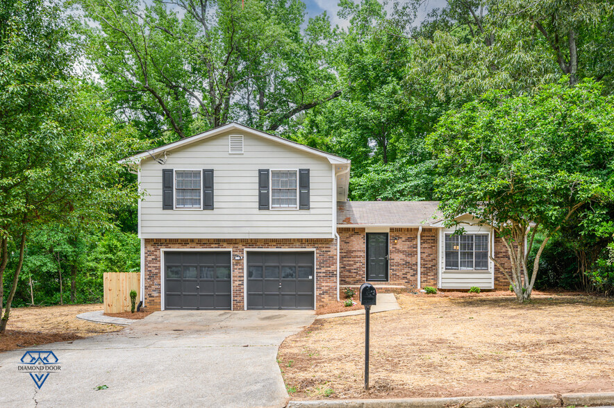 Primary Photo - 4400 Chartley Ln