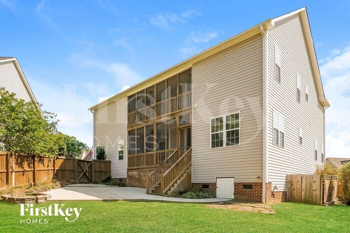 Building Photo - 15 Falling Oak Ct