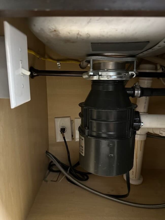 Building Photo - Beautiful 4/2/2 newer home for rent w/ community pool, playground, picnic area!