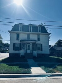 Building Photo - 330 W Sycamore St